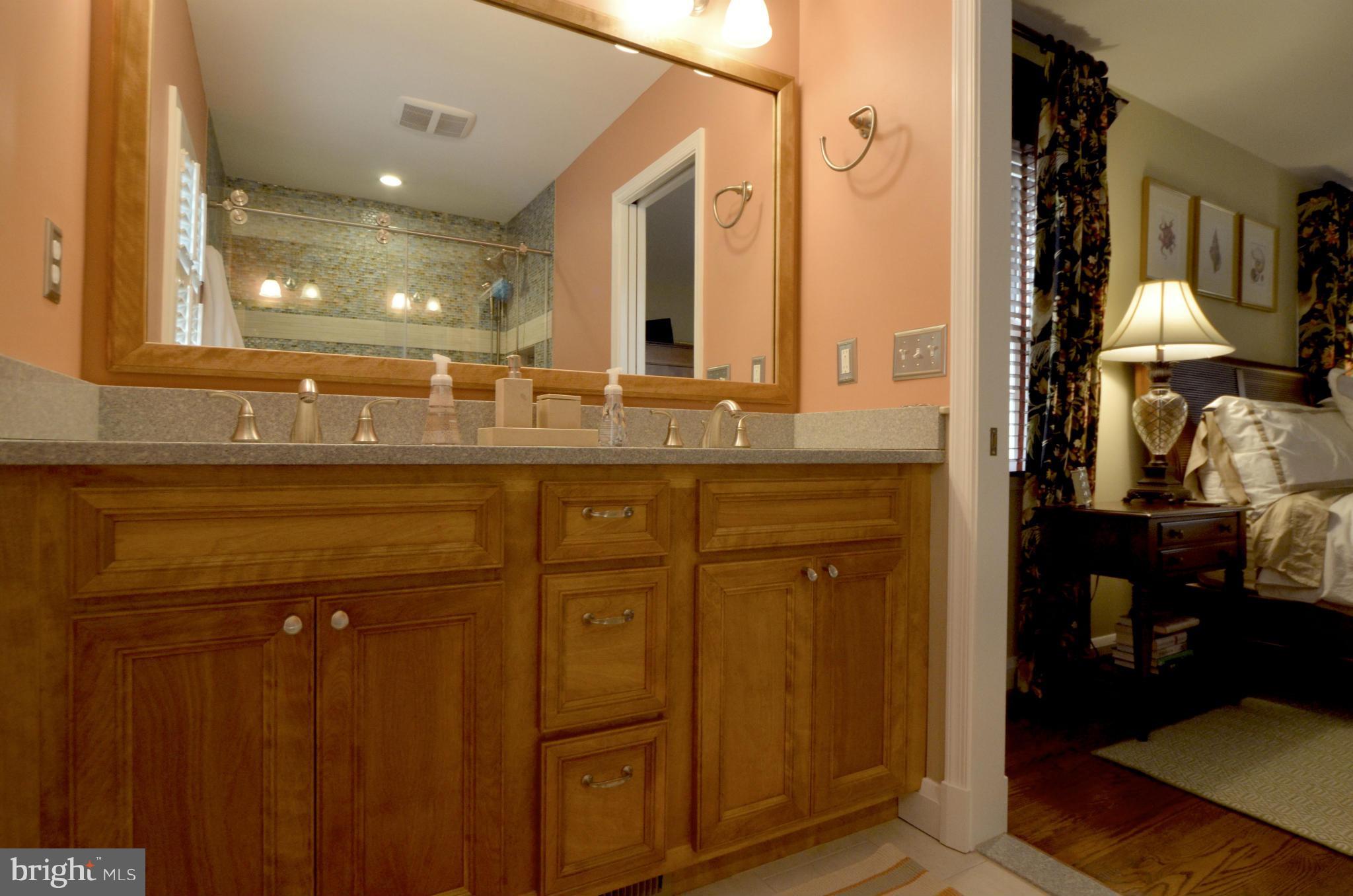 5612 Enderly Road Baltimore, MD 21212 - Photo 17 of 28 Bath (Master)