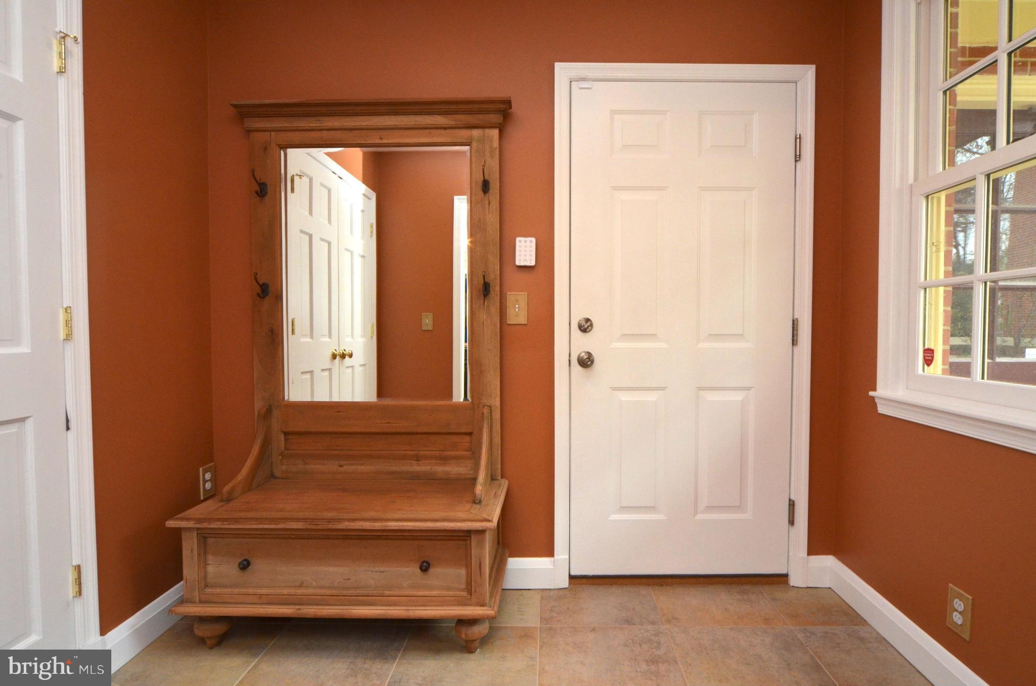 5612 Enderly Road Baltimore, MD 21212 - Photo 9 of 28 Mud Room