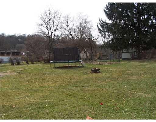 236 Patterson Road Bethel Park, PA 15102 - Photo 15 of 18 Yard/Garden.