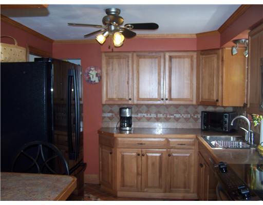 236 Patterson Road Bethel Park, PA 15102 - Photo 3 of 18 Kitchen.