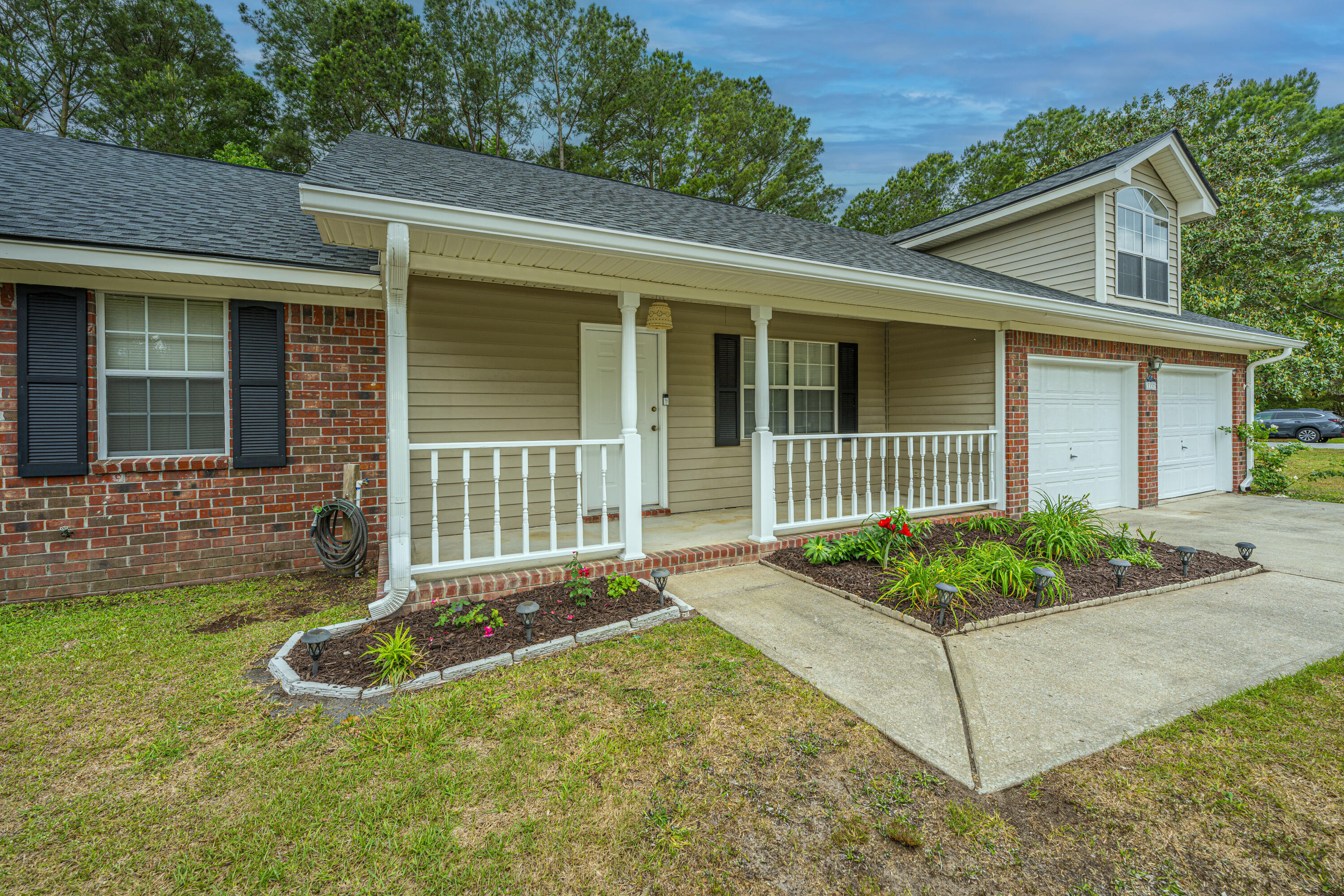 3337 Pinewood Drive Ladson, SC 29456 - Photo 4 of 38 3337PinewoodDr006