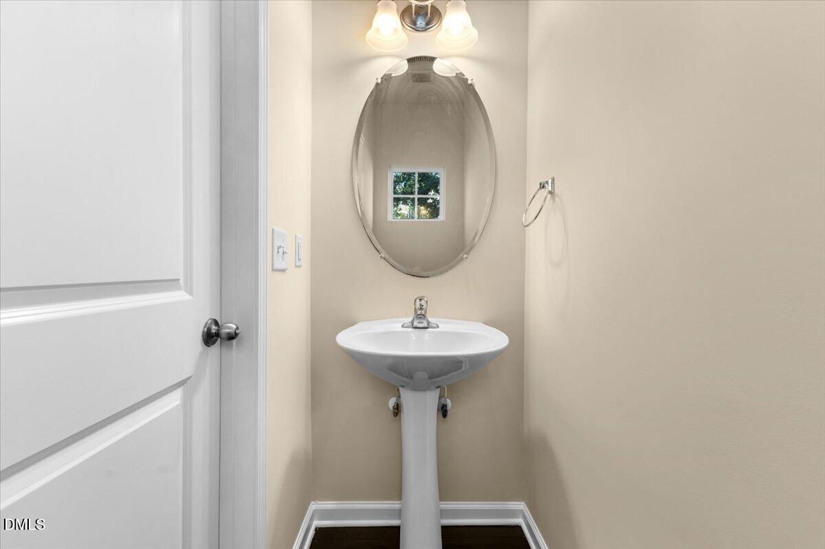 7209 Ladbrooke Street Raleigh, NC 27617 - Photo 8 of 48 10-7209 Ladbrooke St