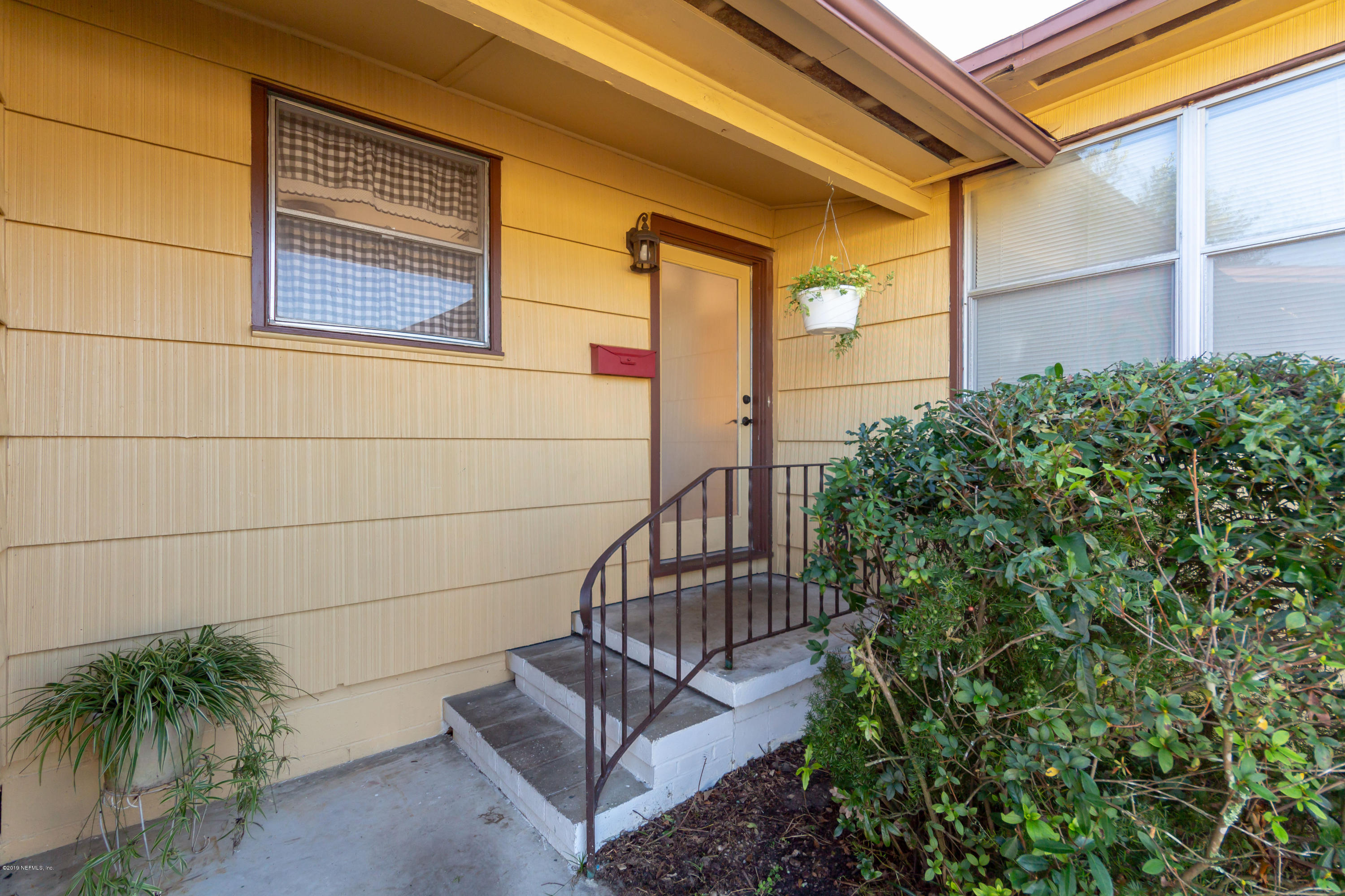 7355 Hennessy Road Jacksonville, FL 32244 - Photo 2 of 38 Entry