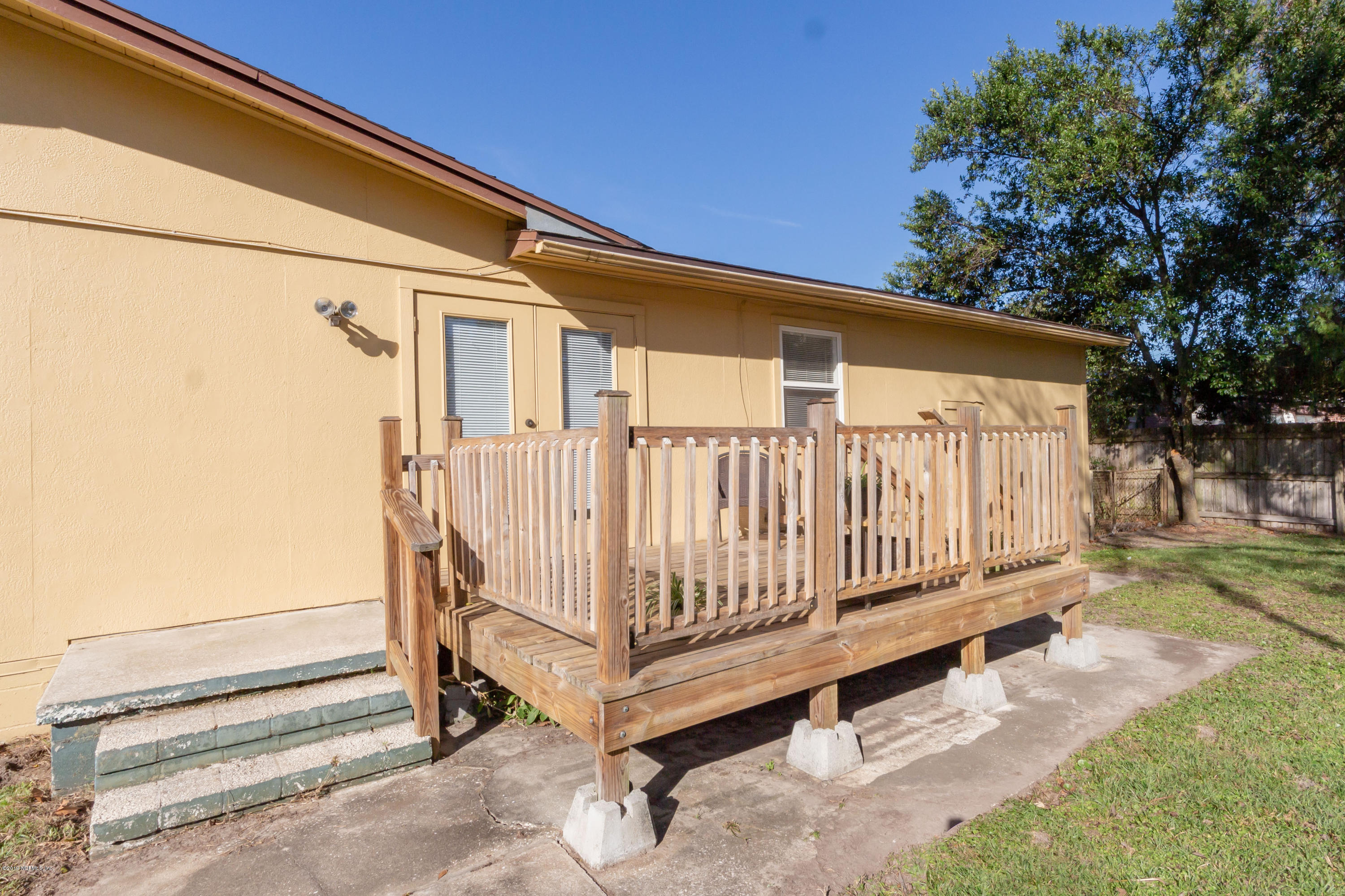 7355 Hennessy Road Jacksonville, FL 32244 - Photo 23 of 38 Deck
