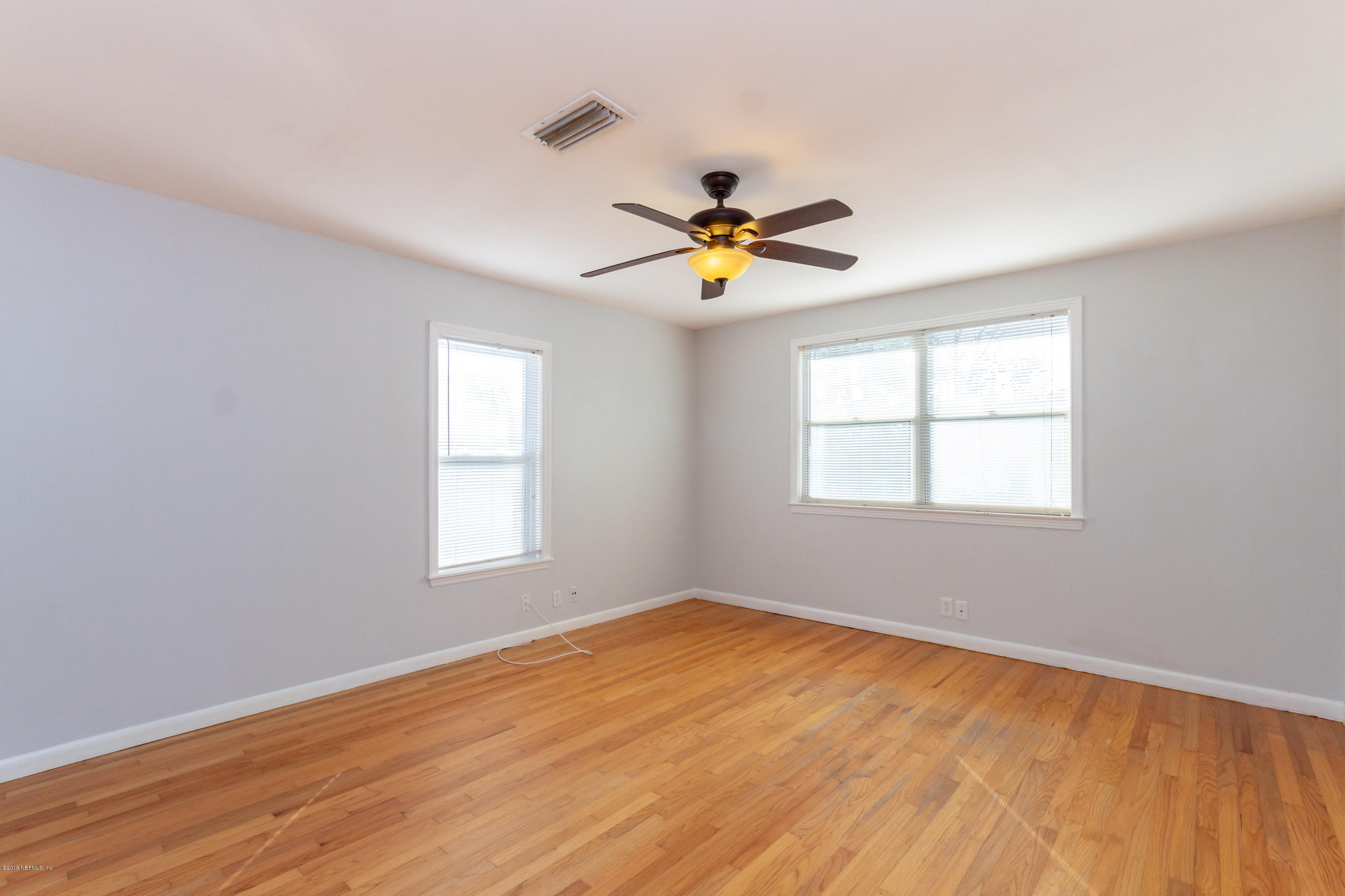 7355 Hennessy Road Jacksonville, FL 32244 - Photo 5 of 38 Living Room