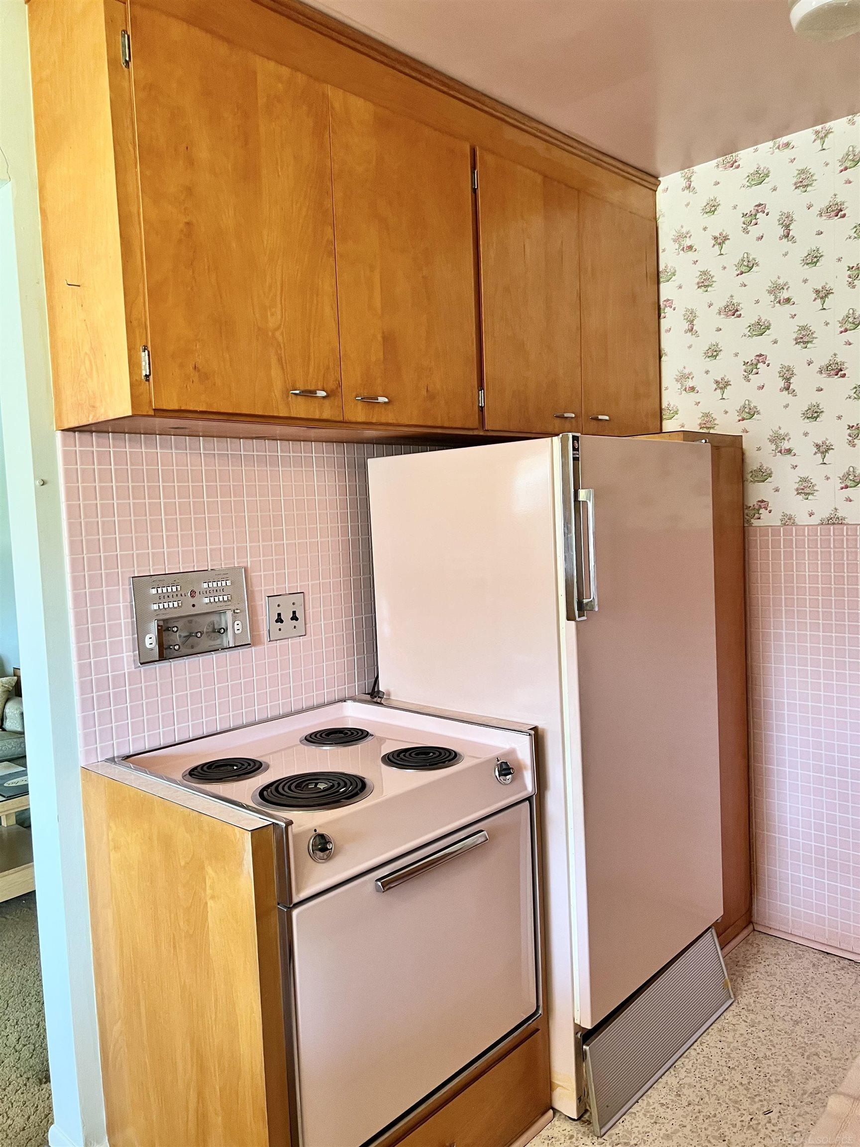 23016 Kelly Road, Unit 7 Eastpointe, MI 48021 - Photo 12 of 34 50094555-11.JPG
