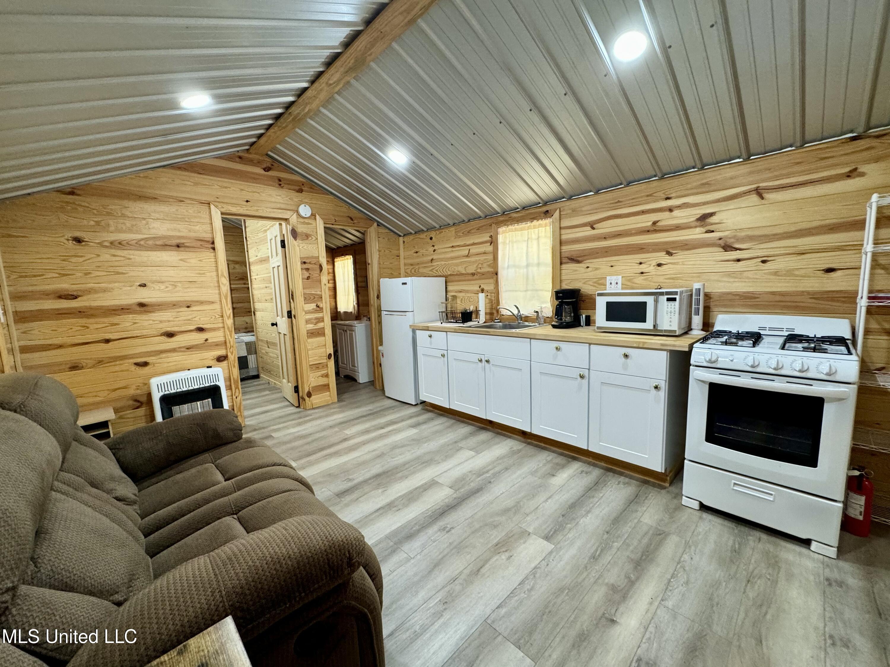 1131 Cauthen Road Camden, MS 39045 - Photo 11 of 53 4B17691B-2875-404E-B092-24B40C0105D3