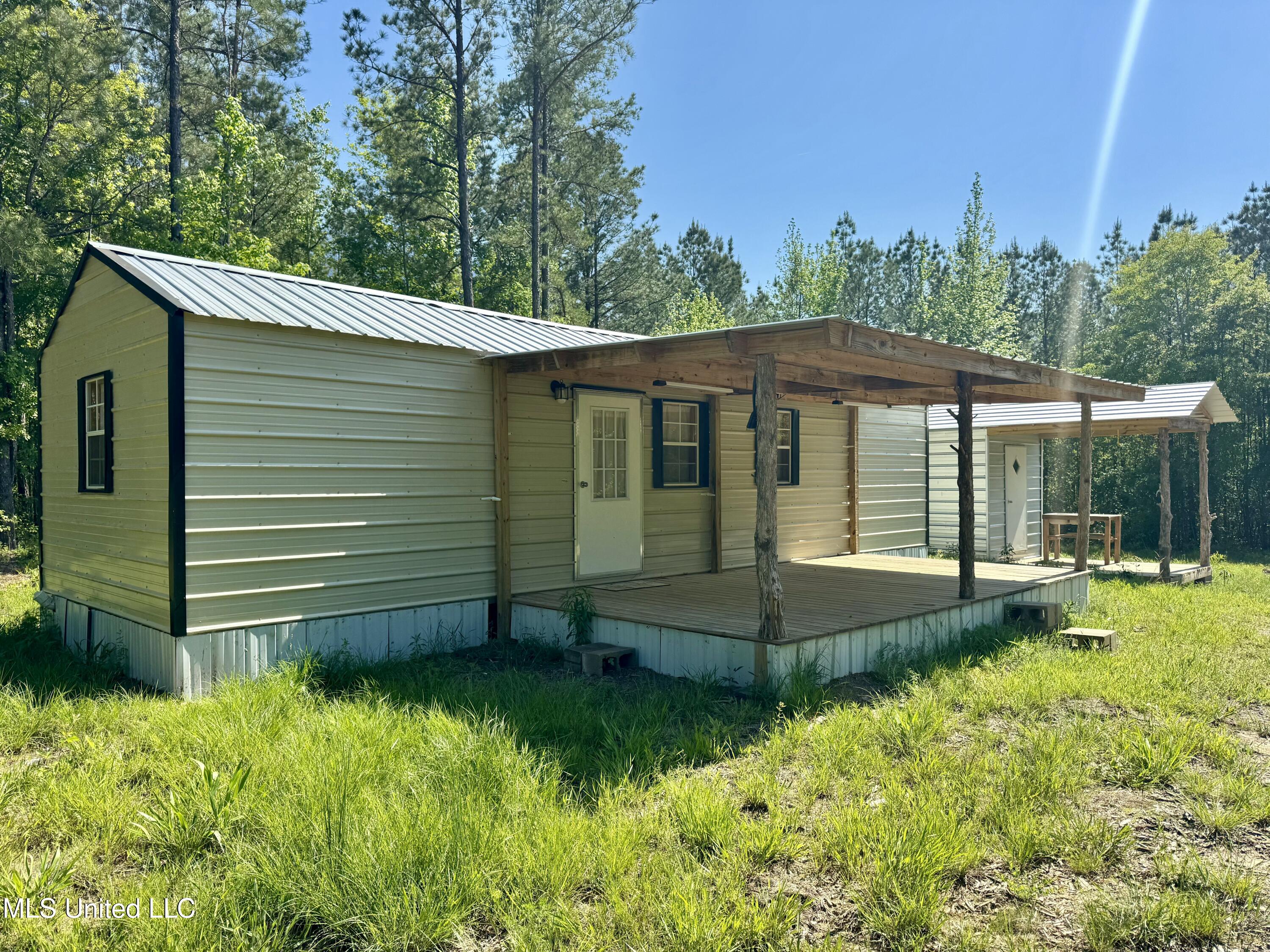 1131 Cauthen Road Camden, MS 39045 - Photo 5 of 53 7579A5B9-7DA0-4A8A-8099-D77945F2E3E5