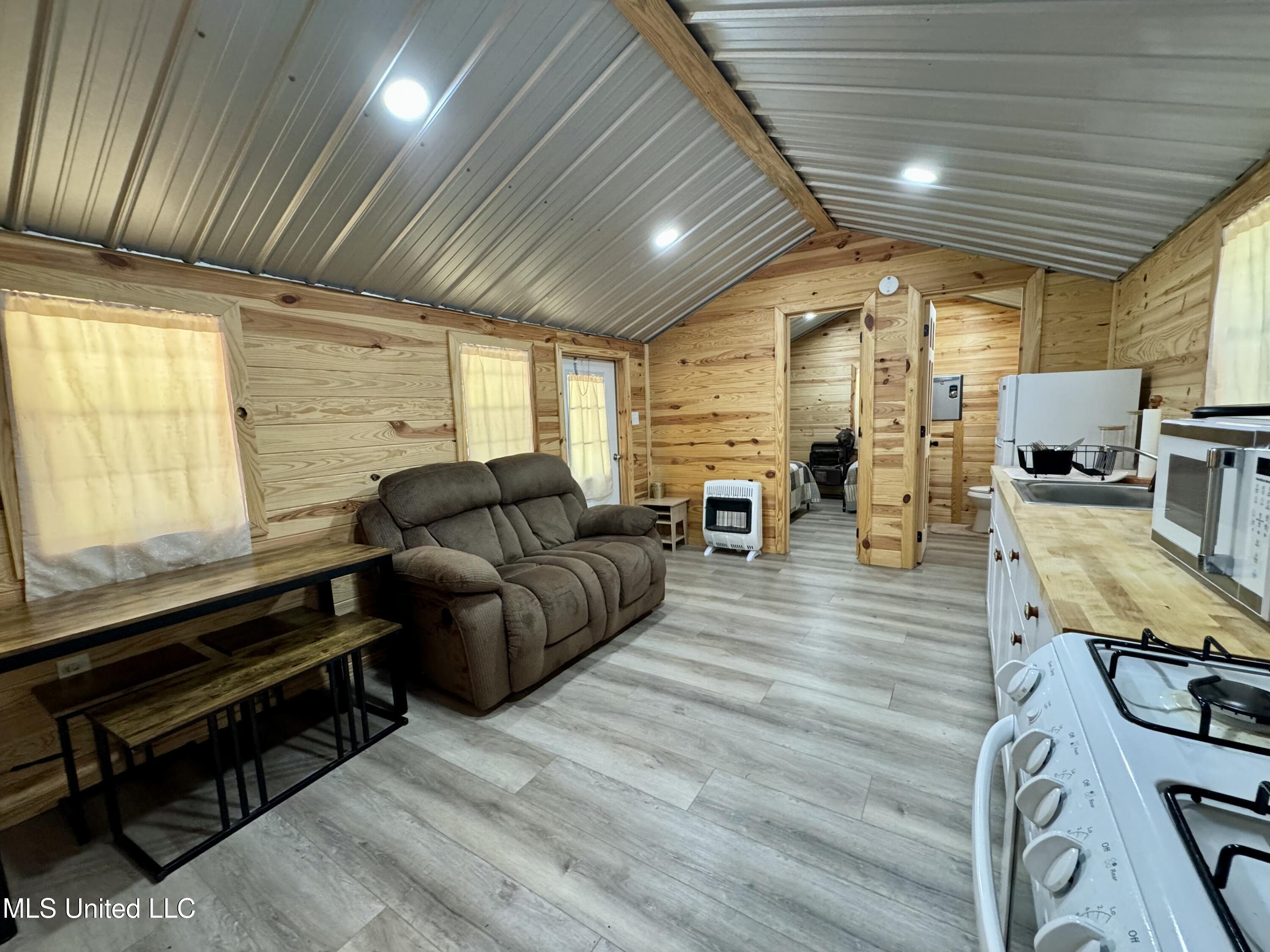 1131 Cauthen Road Camden, MS 39045 - Photo 10 of 53 903C1221-FC2F-46BD-8525-F7B74C043B3F