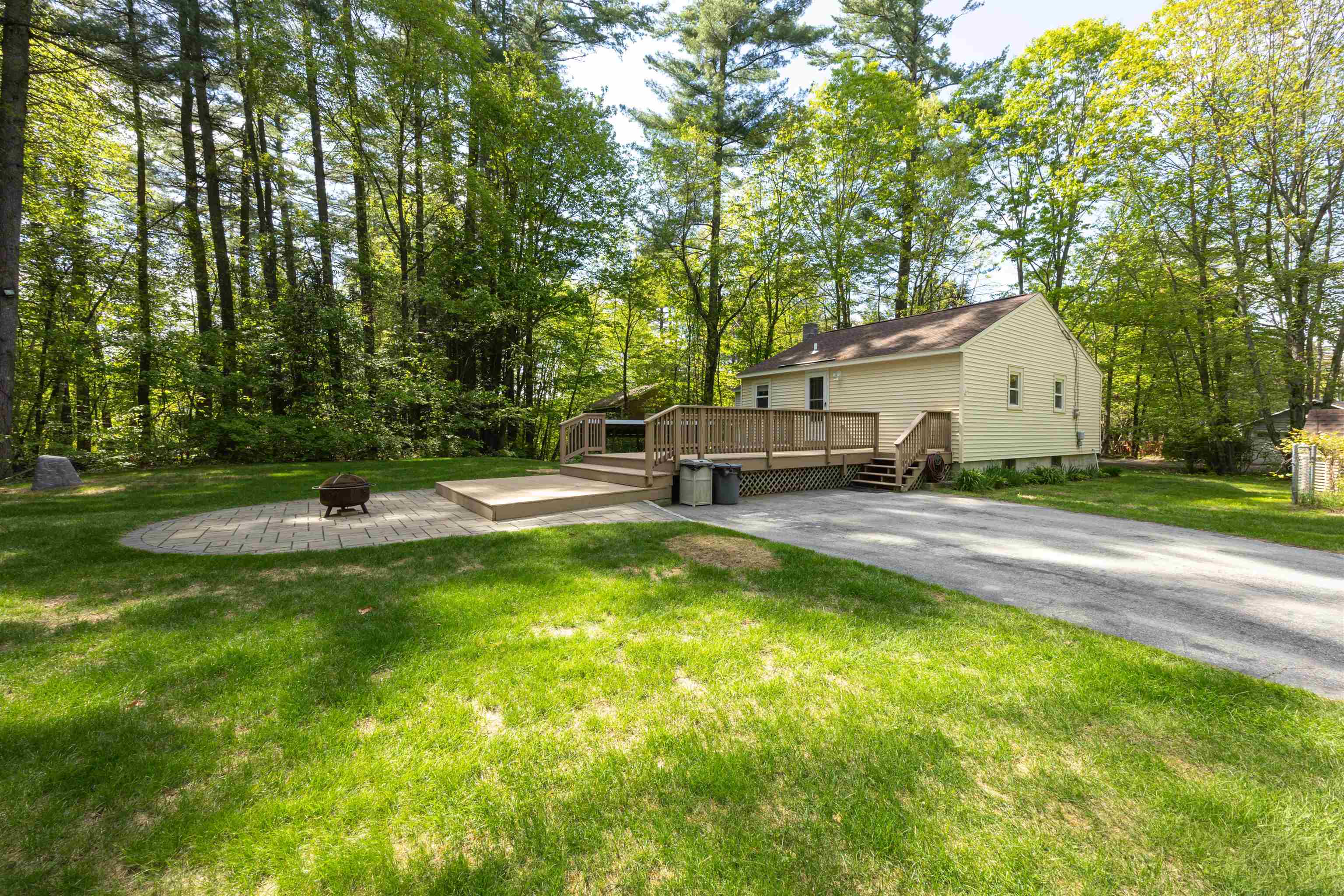 24 Longa Road Merrimack, NH 03054 - Photo 1 of 37