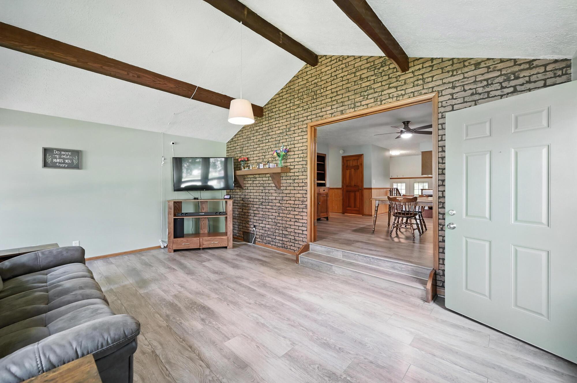 5536 Stauffer Road Morral, OH 43337 - Photo 13 of 56 LIVINGROOM