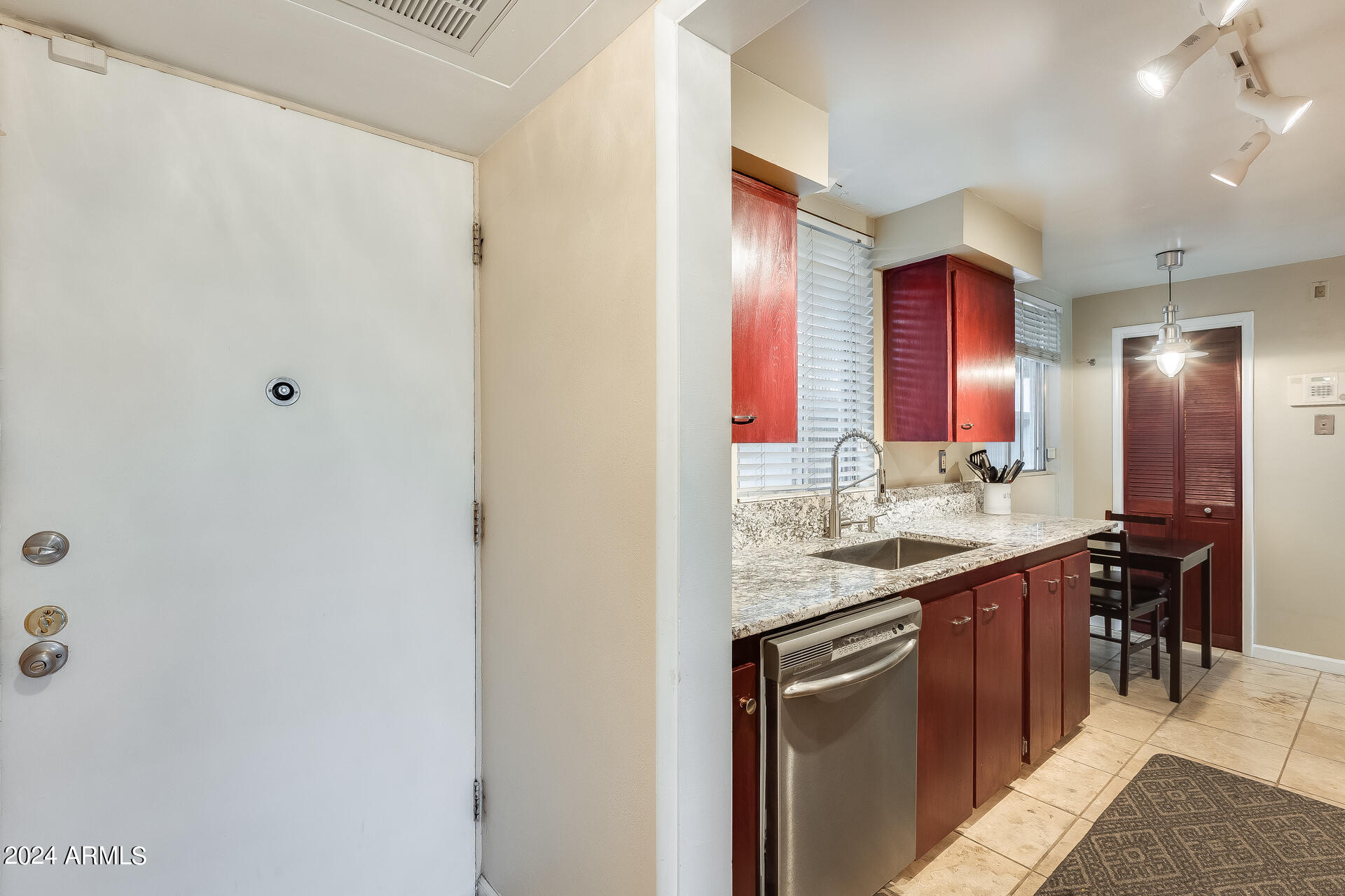 3242 East Camelback Road, Unit 106 Phoenix, AZ 85018 - Photo 5 of 52 5