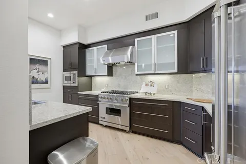 $1,290,000 | 402 Rockefeller, Unit 406, Irvine, CA 92612