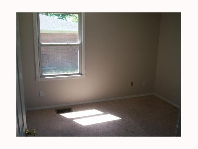 3924 Gun Barn Road Anderson, IN 46011 - Photo 3 of 6 Gallery Image 3