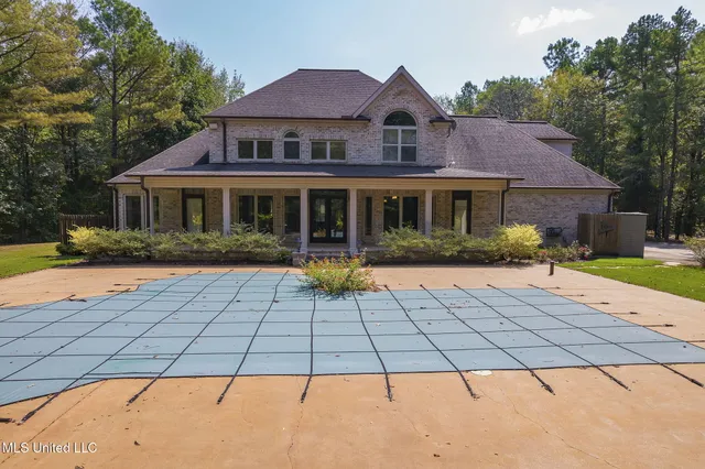 $850,000 | 875 McCravy Road, Hickory Flat, MS 38633