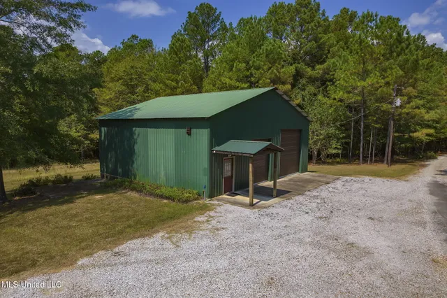 $850,000 | 875 McCravy Road, Hickory Flat, MS 38633