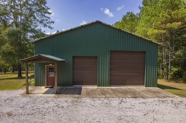 $850,000 | 875 McCravy Road, Hickory Flat, MS 38633