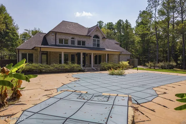 $850,000 | 875 McCravy Road, Hickory Flat, MS 38633