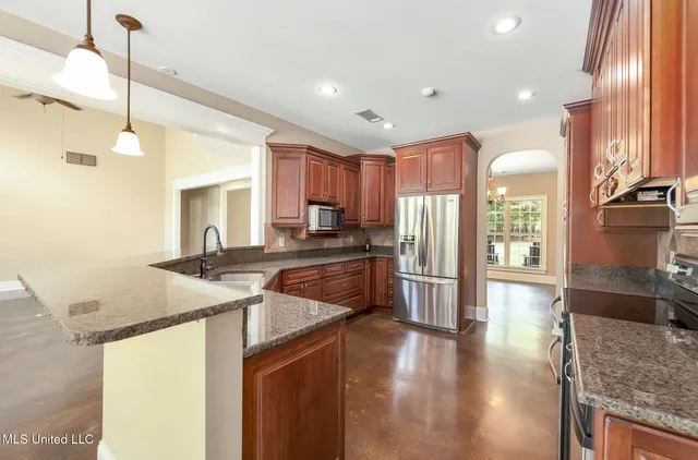 $850,000 | 875 McCravy Road, Hickory Flat, MS 38633