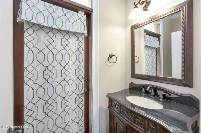 $850,000 | 875 McCravy Road, Hickory Flat, MS 38633