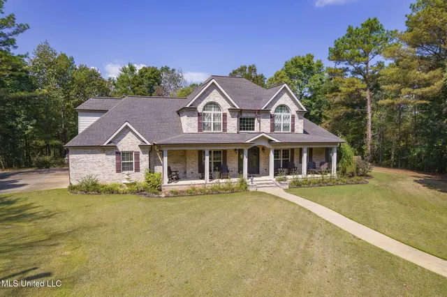 $850,000 | 875 McCravy Road, Hickory Flat, MS 38633
