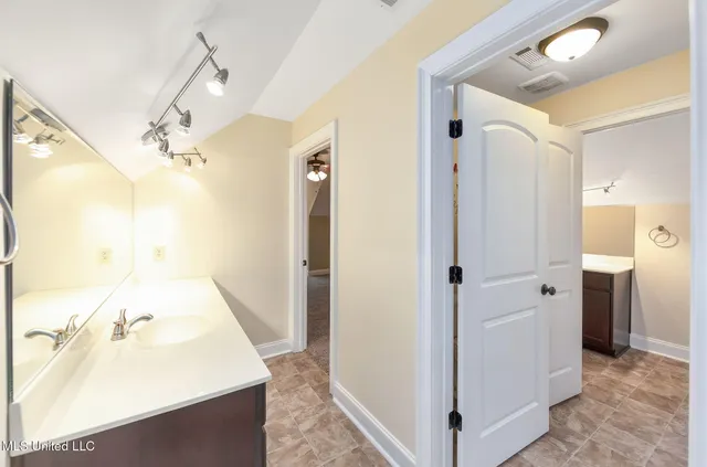 $850,000 | 875 McCravy Road, Hickory Flat, MS 38633