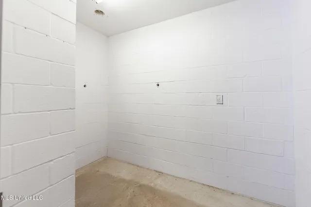 $850,000 | 875 McCravy Road, Hickory Flat, MS 38633