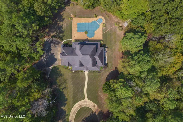 $850,000 | 875 McCravy Road, Hickory Flat, MS 38633