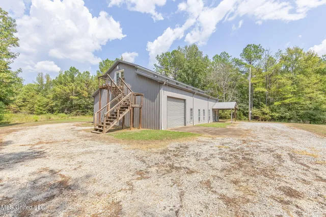 $850,000 | 875 McCravy Road, Hickory Flat, MS 38633