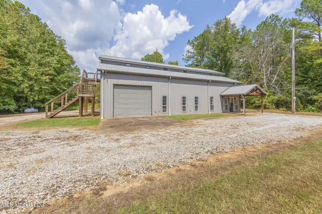 $850,000 | 875 McCravy Road, Hickory Flat, MS 38633