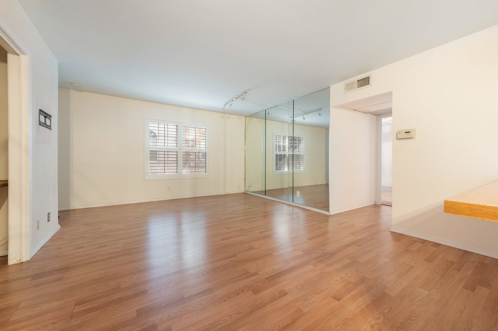 910 Duncan Lane, Unit 26 Austin, TX 78705 - Photo 3 of 30