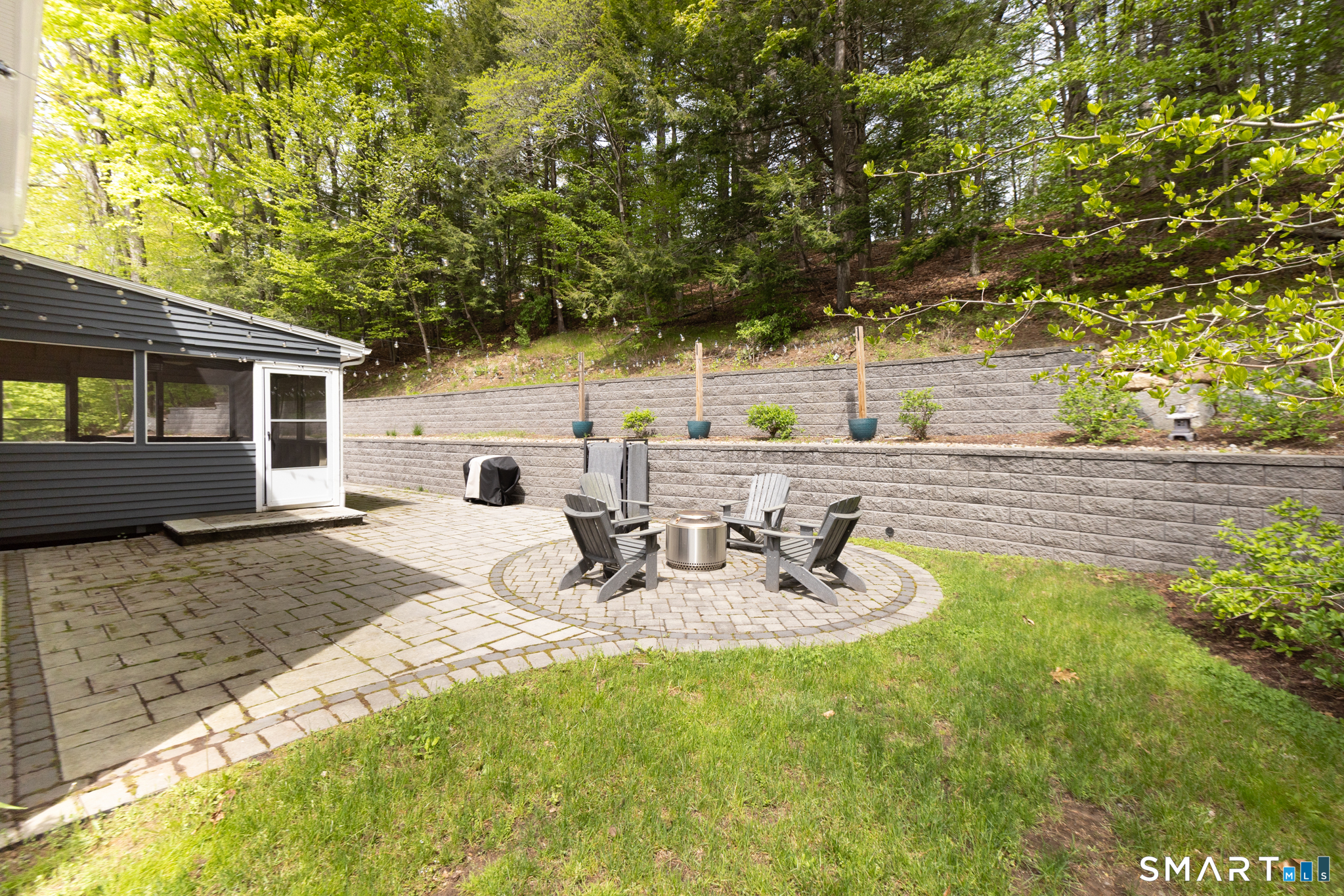 14 Crosswood Road Farmington, CT 06085 - Photo 4 of 39 a view of backyard of the house