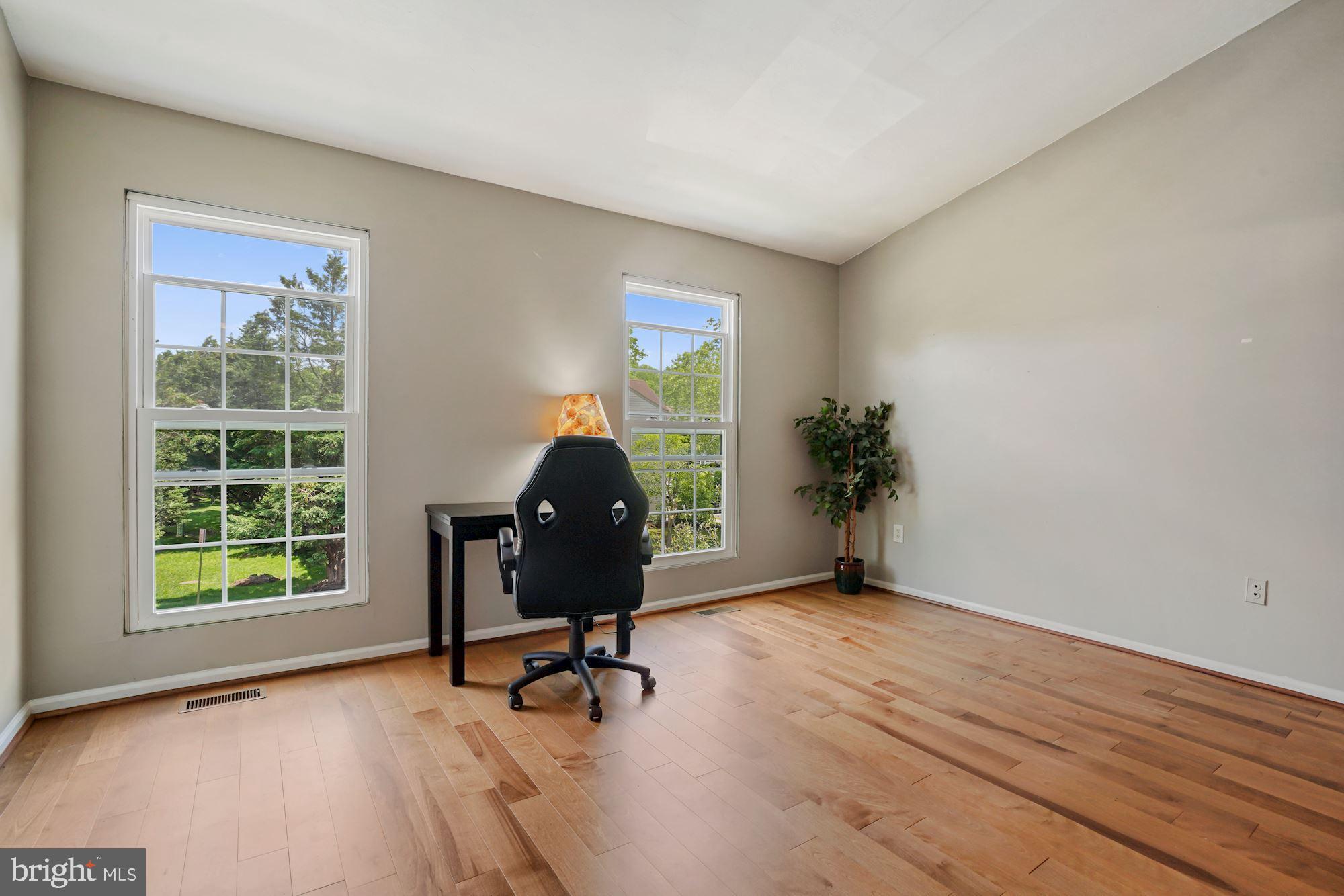 7204 Stover Drive Alexandria, VA 22306 - Photo 15 of 27 Second bedroom/ office