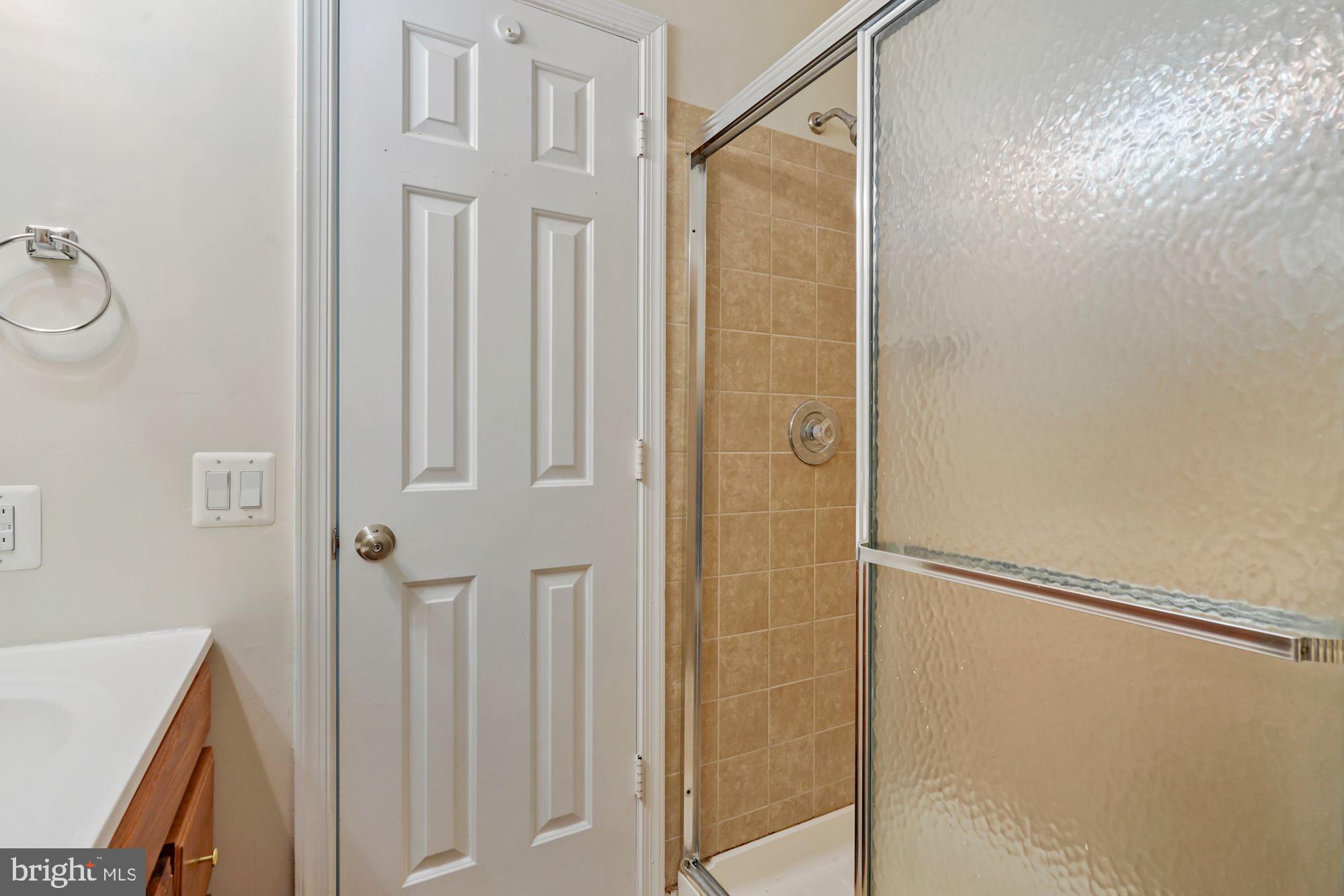 7204 Stover Drive Alexandria, VA 22306 - Photo 17 of 27 Secondary bathroom