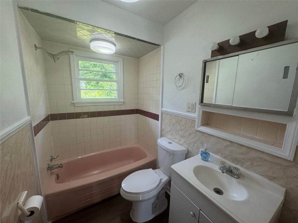 308 Rano Boulevard Vestal, NY 13850 - Photo 10 of 14