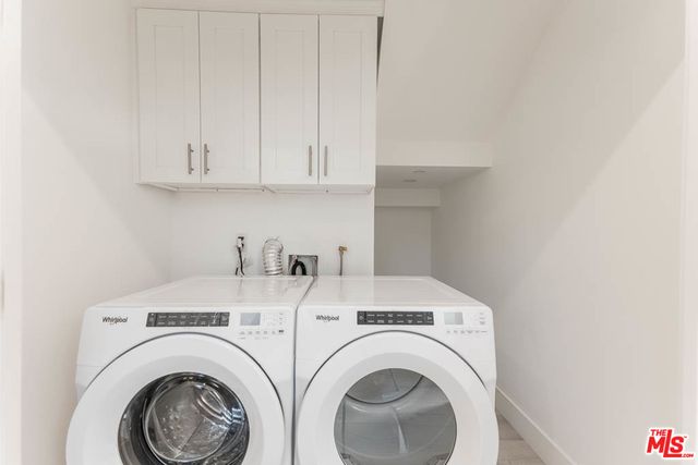 $3,500 | 1238 1/2 North Beachwood Drive, Los Angeles, CA 90038