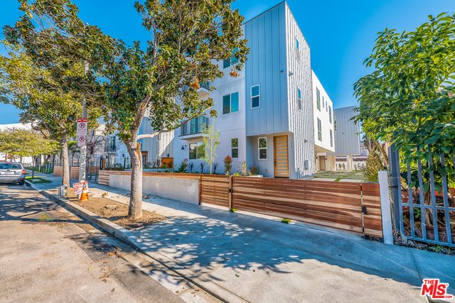 $3,500 | 1238 1/2 North Beachwood Drive, Los Angeles, CA 90038