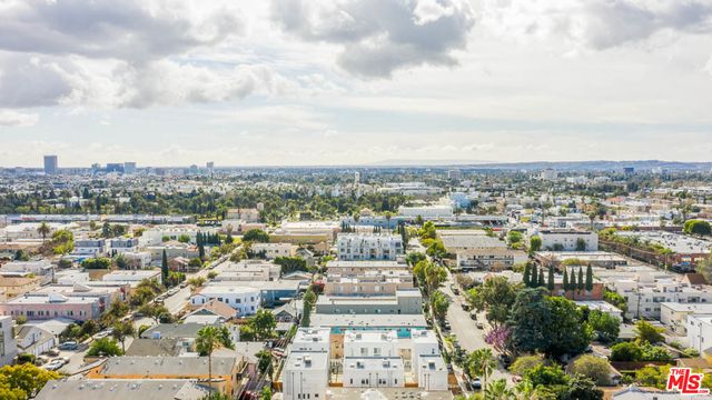 $3,500 | 1238 1/2 North Beachwood Drive, Los Angeles, CA 90038