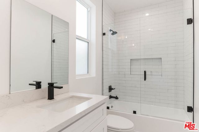 $3,500 | 1238 1/2 North Beachwood Drive, Los Angeles, CA 90038