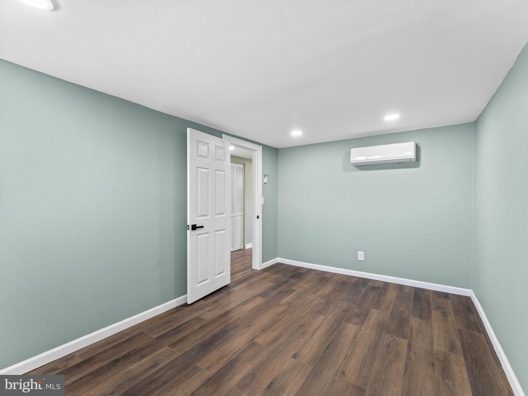 1152 Morefield Road Philadelphia, PA 19115 - Photo 24 of 28 Gallery Image 24