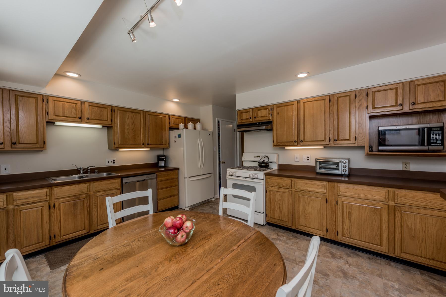 14600 Sturtevant Road Silver Spring, MD 20905 - Photo 10 of 29 Kitchen
