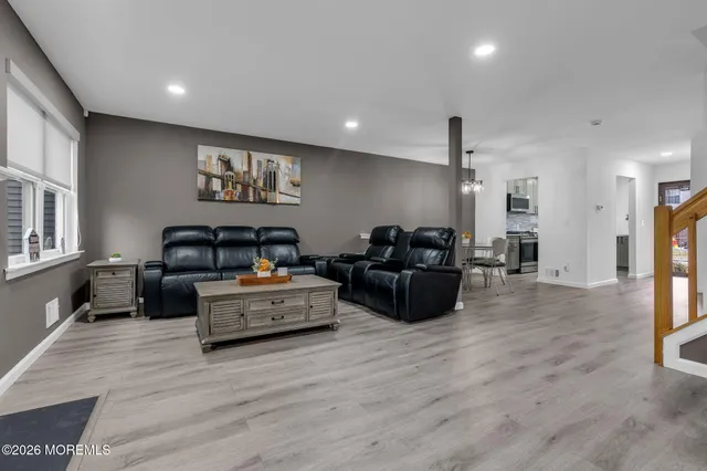 $619,999 | 324 Oak Knoll Drive, Englishtown, NJ 07726