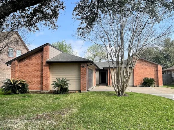 $1,995 | 2126 Collingsfield Drive, Sugar Land, TX 77478