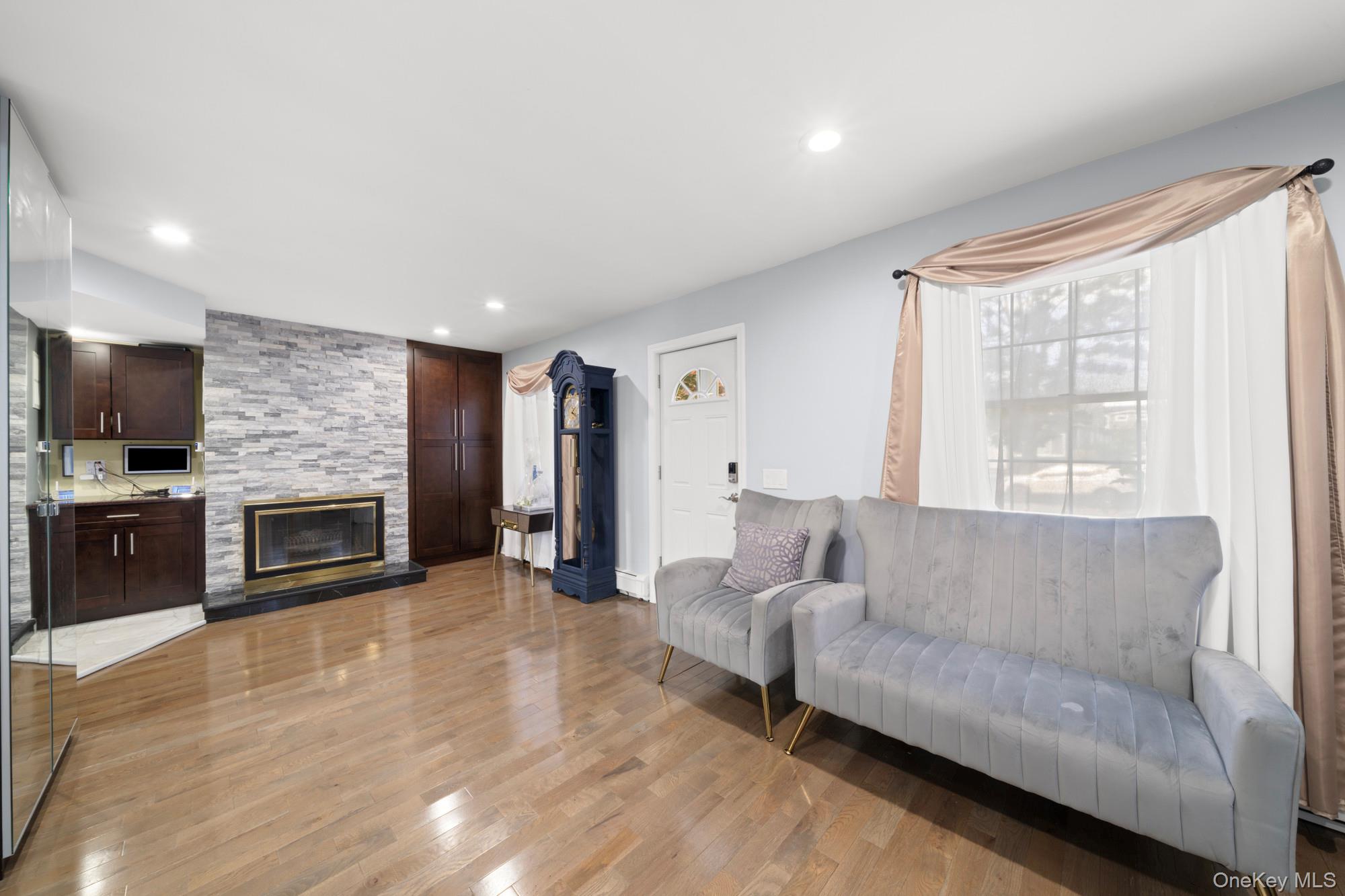 164 Gordon Road Valley Stream, NY 11581 - Photo 6 of 18