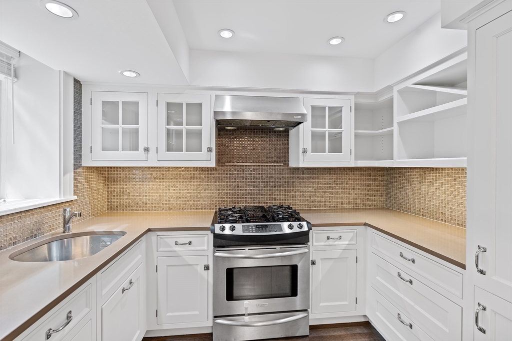 395 Broadway, Unit R1C Cambridge, MA 02139 - Photo 3 of 32