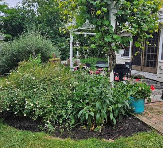 $899,900 | 1220 Hope Street, Bristol, RI 02809