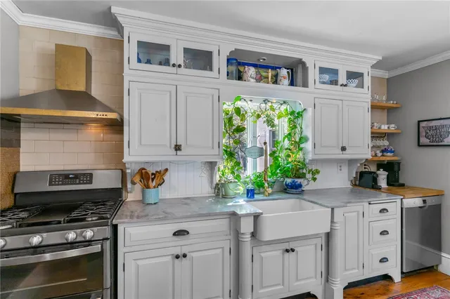 $899,900 | 1220 Hope Street, Bristol, RI 02809