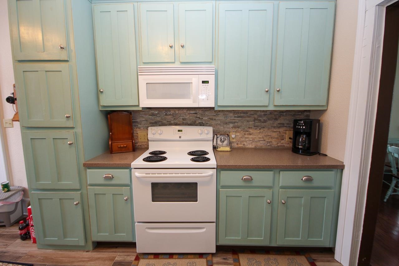323 Main Street Blanchard, MI 49310 - Photo 9 of 55 1896876-8.JPG
