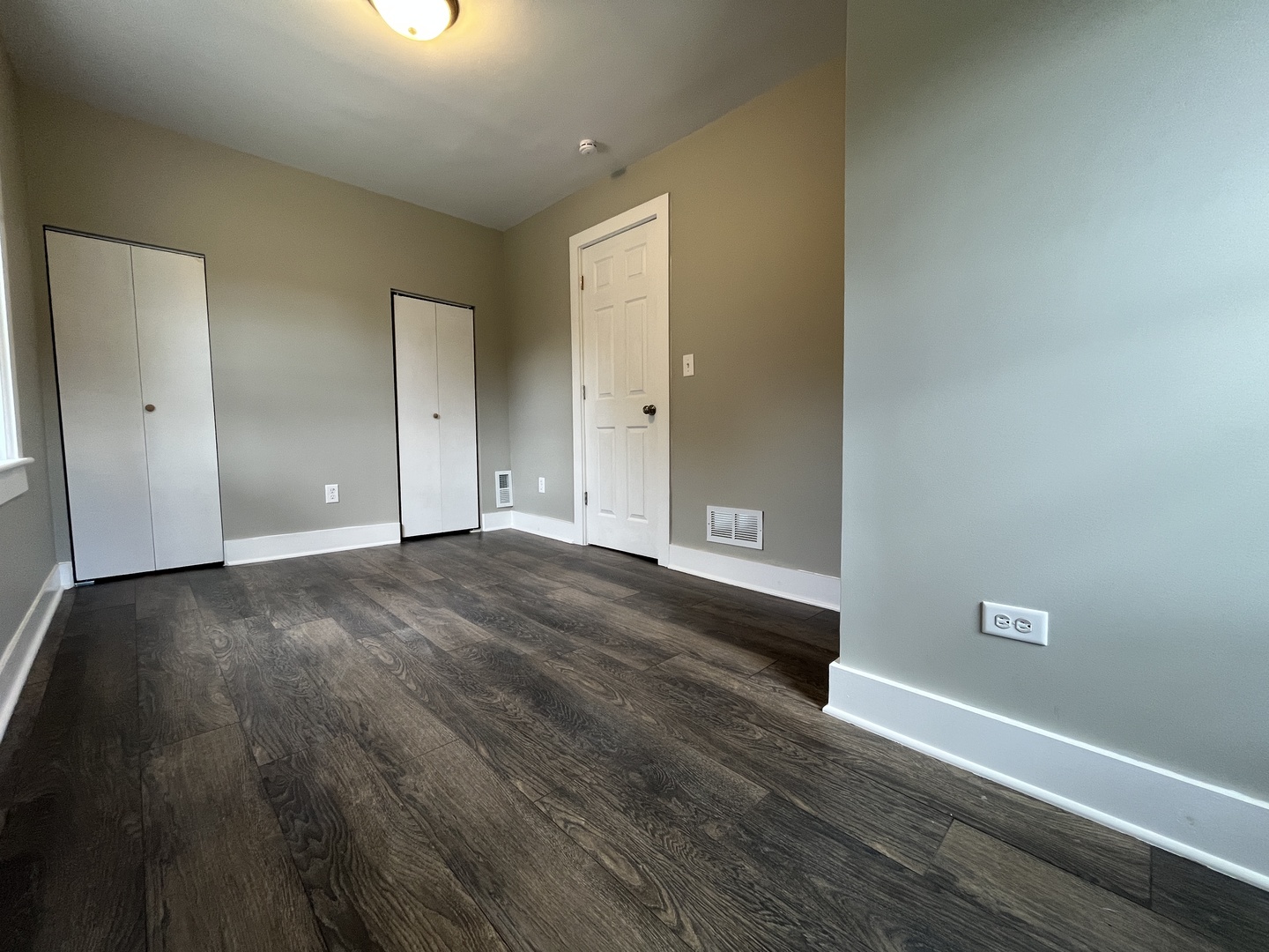 2625 North 3653rd Road Sheridan, IL 60551 - Photo 9 of 25 a view of livingroom with hardwood floor