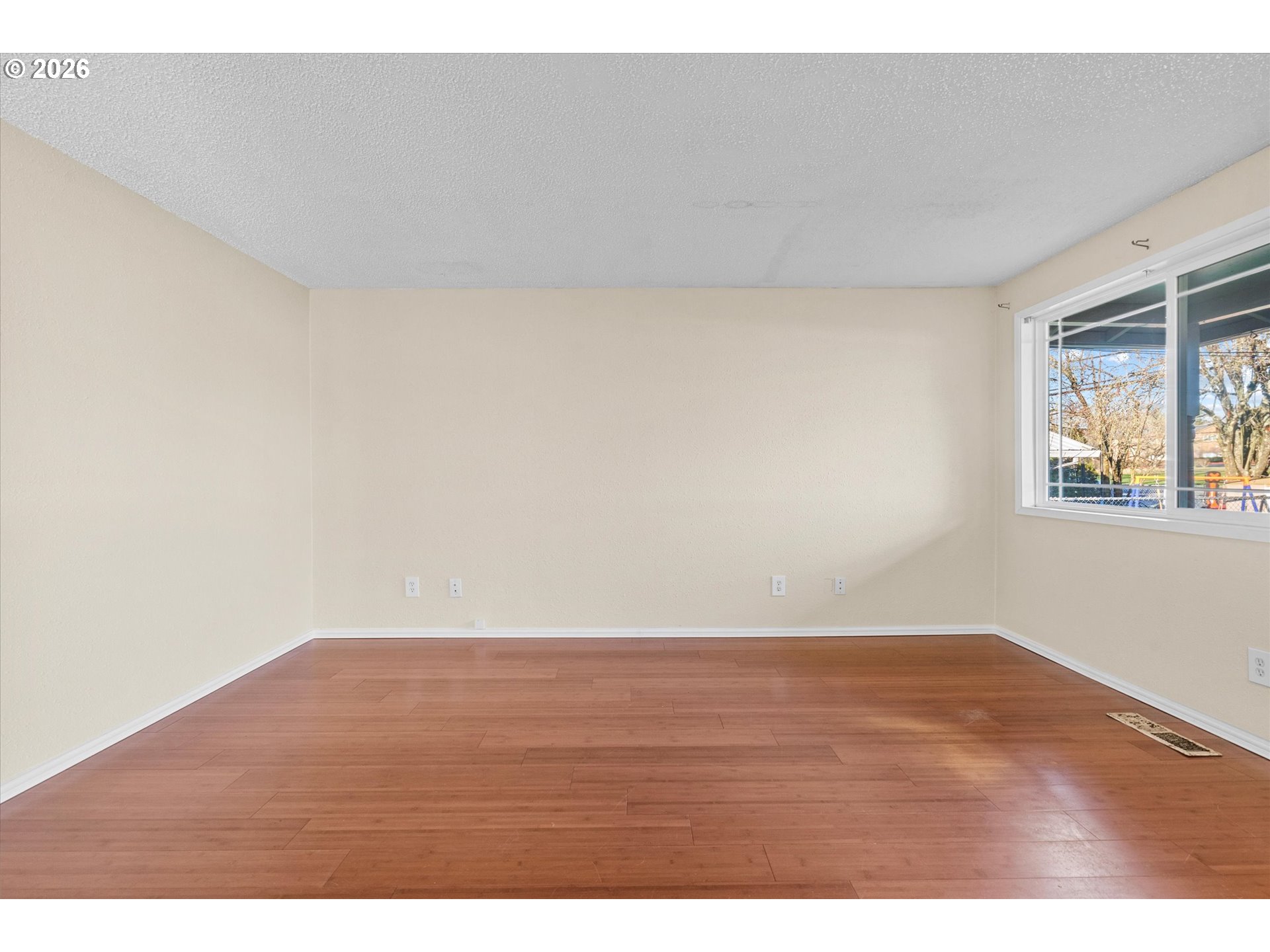 955 Southeast Hogan Road Gresham, OR 97080 - Photo 11 of 47